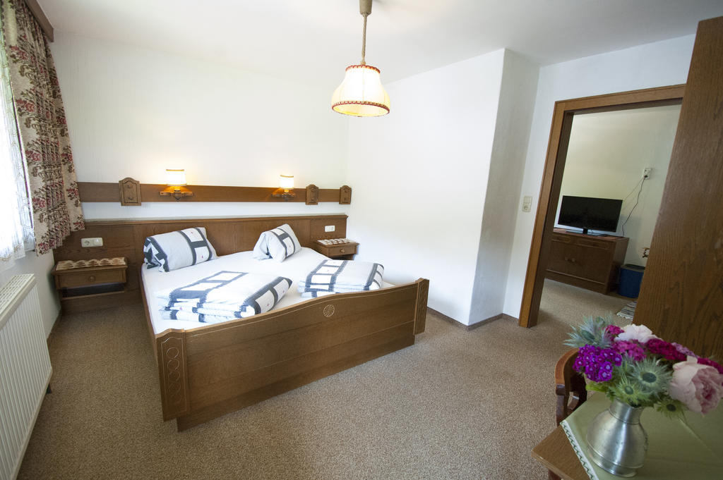 Haus Panorama Apartman Lermoos Szoba fotó